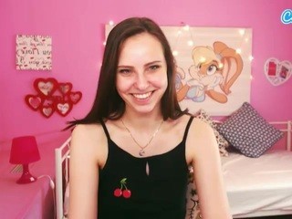 juicyyenn on cam for live free nude video chat now