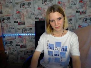monycaleyn on cam for live free nude video chat now