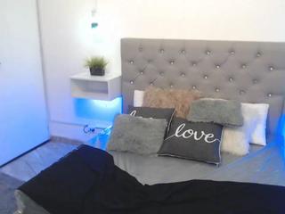 raveen-pierce on cam for live free nude video chat now