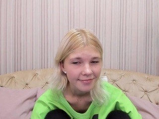 bellagreen1 on cam for live free nude video chat now