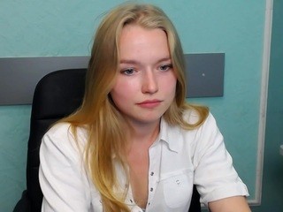 karameldior on cam for live free nude video chat now