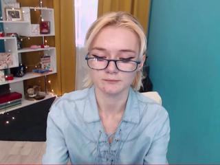Little Bunny on cam for live free nude video chat now