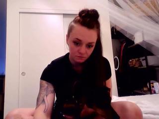 Olivia on cam for live free nude video chat now