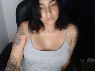sexyviviian on cam for live free nude video chat now