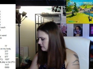 Allie on cam for live free nude video chat now