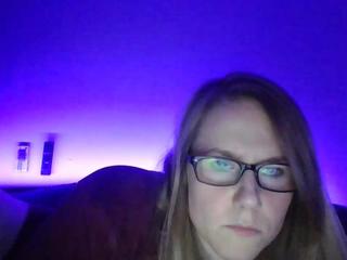 blondebitch on cam for live free nude video chat now