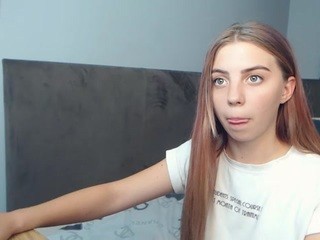 chloesunsa on cam for live free nude video chat now