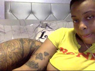 hazelhoneyxo on cam for live free nude video chat now