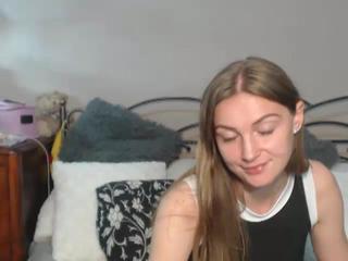 Larissa Sweet on cam for live free nude video chat now