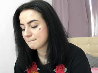 maggiedavis on cam for live free nude video chat now
