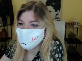 millenashiny on cam for live free nude video chat now