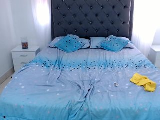 nahomi-smalls on cam for live free nude video chat now