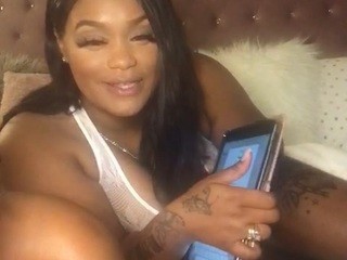 PhlexDollas on cam for live free nude video chat now