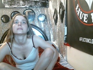prettyinblonde on cam for live free nude video chat now
