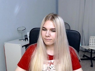 Sarah Je on cam for live free nude video chat now