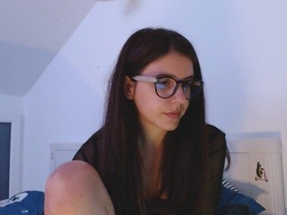 Alyssa , ? on cam for live free nude video chat now