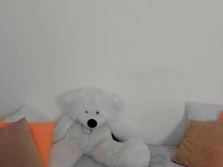 hellybluee on cam for live free nude video chat now