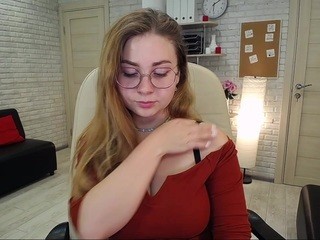 leahbarton on cam for live free nude video chat now