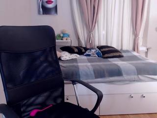 milana-omg on cam for live free nude video chat now