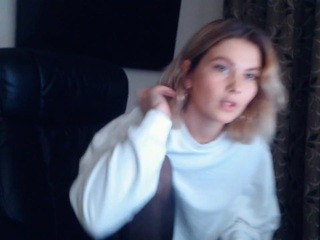 molly-bloom on cam for live free nude video chat now