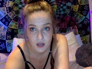 naughtynathalie on cam for live free nude video chat now
