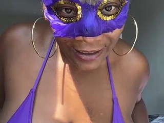 sexgoddess215 on cam for live free nude video chat now