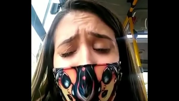 Colombiana Se Masturba En Bus Publico “Transmilenio” Tiene Orgasmo En Publico Squirt Siguela en https://onlyfans.com/andreawebcam18