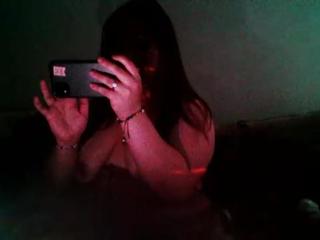 mellyxx on cam for live free nude video chat now