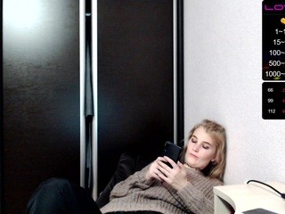 ooomg1 on cam for live free nude video chat now