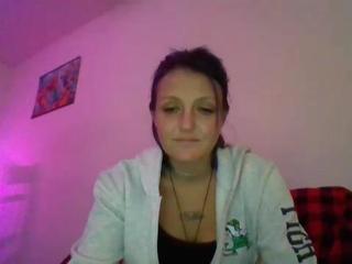 sluttylittlebby-xox on cam for live free nude video chat now