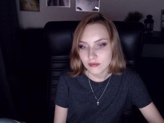 adelinesimon on cam for live free nude video chat now