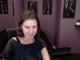 hotvaleryyy on cam for live free nude video chat now