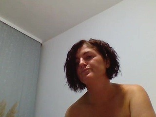 jadore82 on cam for live free nude video chat now