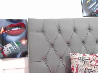 karoldorunch on cam for live free nude video chat now