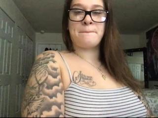 Missjuicy on cam for live free nude video chat now