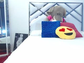 sophievega on cam for live free nude video chat now