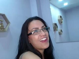 dakota-graymy on cam for live free nude video chat now