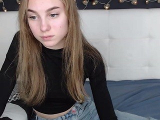 katykat333 on cam for live free nude video chat now