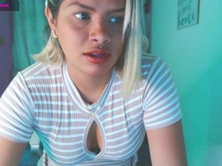 marii-gonzz on cam for live free nude video chat now