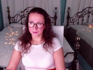misssaarah on cam for live free nude video chat now