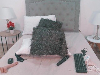 aisha-leen on cam for live free nude video chat now