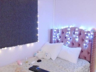 annie-dream on cam for live free nude video chat now