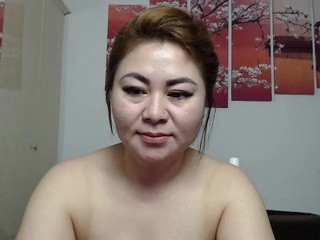 Lara on cam for live free nude video chat now