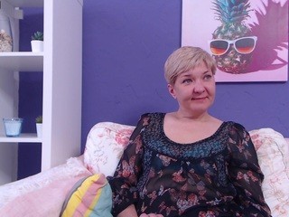 bellakeat on cam for live free nude video chat now