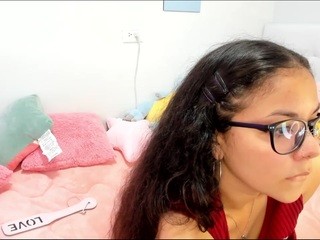 Hayley (Monday to Saturday betwe on cam for live free nude video chat now