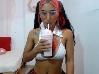 kloe-roldan on cam for live free nude video chat now