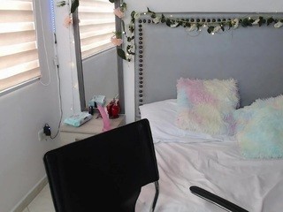 kylie-98 on cam for live free nude video chat now