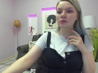 mandyone on cam for live free nude video chat now