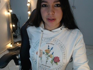 romina, ♥ on cam for live free nude video chat now