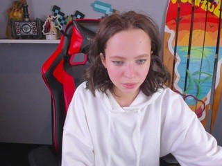 shy girl waiting for her daddy on cam for live free nude video chat now